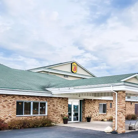 Hotel Super 8 By Wyndham Osseo Wi